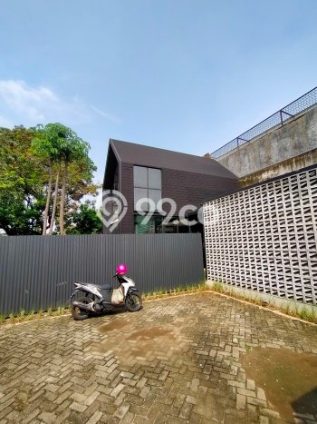Ruko Dijual di Jakarta Selatan LT 1086m2 & LB 680m2 Lokasi Terbaik! Ruko Dijual di Jakarta Selatan LT 1086m2 & LB 680m2 Lokasi Terbaik!