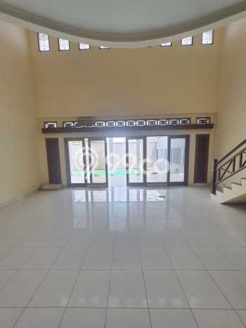 Siap Huni Hunian Elit 5 Kamar di Cilandak Dekat ke Mana Saja Siap Huni Hunian Elit 5 Kamar di Cilandak Dekat ke Mana Saja