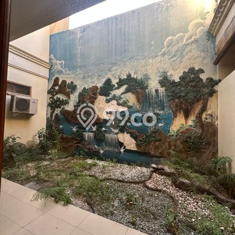 Dijual Rumah Premium dengan Fasilitas Sekitar Komplit di Wonocolo, Surabaya Dijual Rumah Premium dengan Fasilitas Sekitar Komplit di Wonocolo, Surabaya