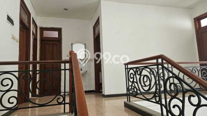 Rumah Eksklusif Dijual LT 312m2 di Dukuh Pakis, Surabaya Rumah Eksklusif Dijual LT 312m2 di Dukuh Pakis, Surabaya