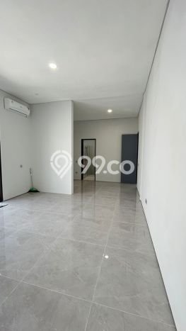 Hot Offer Hunian Mewah Ideal dan Luas di Wiyung, Surabaya Hot Offer Hunian Mewah Ideal dan Luas di Wiyung, Surabaya