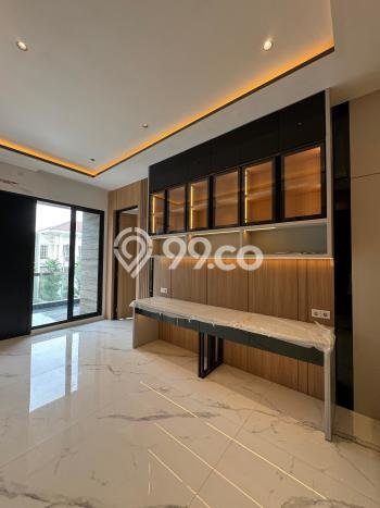 Rumah Terawat di , Surabaya, Luas 288m2m² Bangunan 450m2m² HARGA MENARIK! Rumah Terawat di , Surabaya, Luas 288m2m² Bangunan 450m2m² HARGA MENARIK!