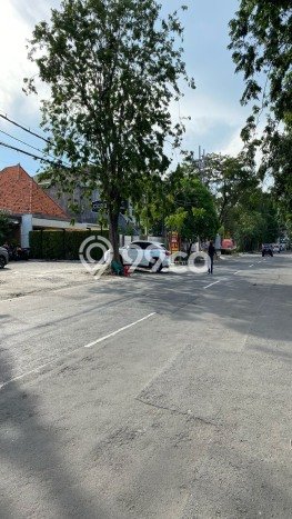 Ready to Use! Luxury House LT 776m2 Desain Elegan di Raya Darmo Ready to Use! Luxury House LT 776m2 Desain Elegan di Raya Darmo