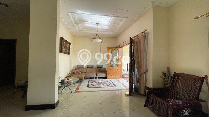Rumah Mewah LB 700m2 Siap Huni Desain Elegan di Manyar, Surabaya Rumah Mewah LB 700m2 Siap Huni Desain Elegan di Manyar, Surabaya