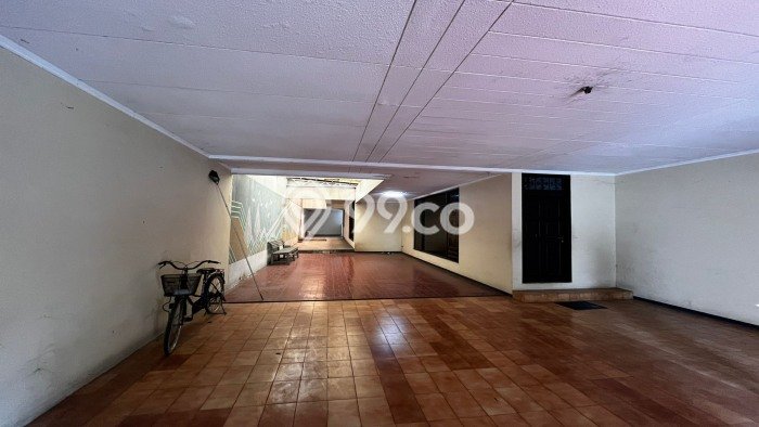 Rumah Elit Modern Tanpa Renovasi di kertajaya Surabaya Rumah Elit Modern Tanpa Renovasi di kertajaya Surabaya