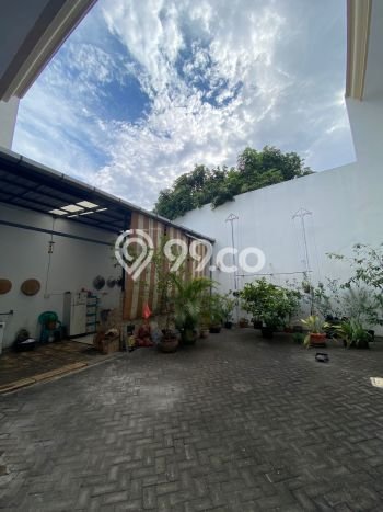Rumah Eksklusif Siap Huni LT 692m2 di Mulyorejo, Surabaya Rumah Eksklusif Siap Huni LT 692m2 di Mulyorejo, Surabaya