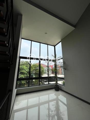 Hunian Mewah LB 300m2 Siap Pakai Desain Elegan di BSD City, Tangerang Hunian Mewah LB 300m2 Siap Pakai Desain Elegan di BSD City, Tangerang