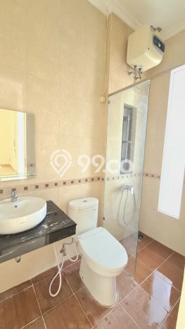 Hunian Mewah Dijual LT 180m2 di Wiyung, Surabaya Hunian Mewah Dijual LT 180m2 di Wiyung, Surabaya