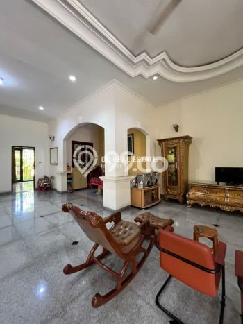 Rumah Elit Modern Siap Huni di Pakuwon City Surabaya Rumah Elit Modern Siap Huni di Pakuwon City Surabaya