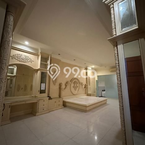 Dijual Rumah Premium dengan Fasilitas Sekitar Komplit di Wonocolo, Surabaya Dijual Rumah Premium dengan Fasilitas Sekitar Komplit di Wonocolo, Surabaya