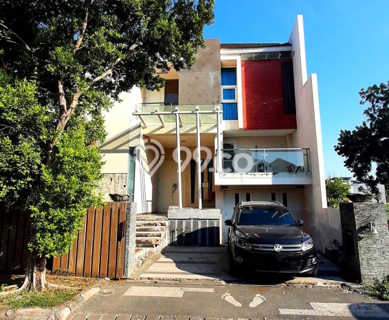 Rumah Luxury Modern Siap Huni di Pakuwon City Surabaya Rumah Luxury Modern Siap Huni di Pakuwon City Surabaya