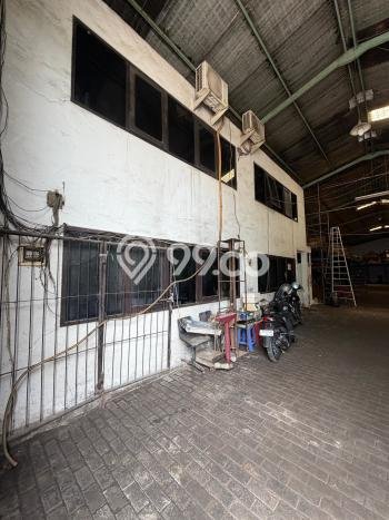 Unit Gudang Dijual di Surabaya LT 594m2 & LB 492m2 Unit Gudang Dijual di Surabaya LT 594m2 & LB 492m2