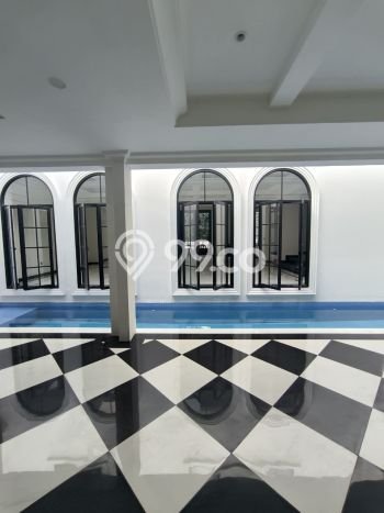 Hunian Elit LB 550m2 Siap Pakai Desain Elegan di Graha, Surabaya Hunian Elit LB 550m2 Siap Pakai Desain Elegan di Graha, Surabaya