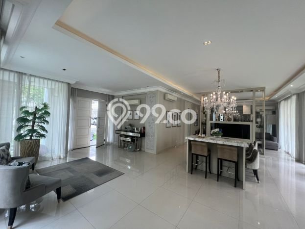 Dijual Rumah Mewah Megah Dengan View Eksklusif di Pakuwon CIty, Surabaya Dijual Rumah Mewah Megah Dengan View Eksklusif di Pakuwon CIty, Surabaya