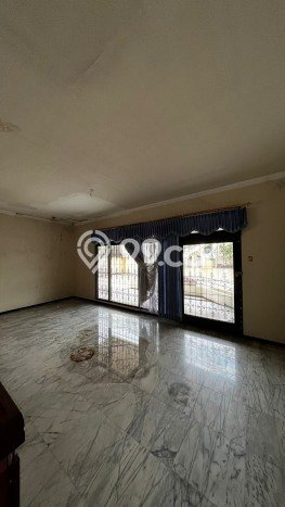 Rumah Elit Modern Tanpa Renovasi di kertajaya Surabaya Rumah Elit Modern Tanpa Renovasi di kertajaya Surabaya