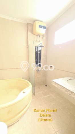 Hunian Mewah Dijual LT 180m2 di Wiyung, Surabaya Hunian Mewah Dijual LT 180m2 di Wiyung, Surabaya