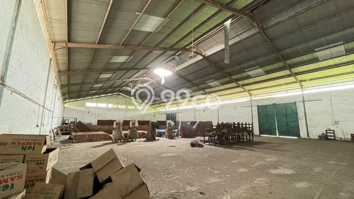 Area Ramai! Gudang Dijual di Driyorejo untuk Bisnis Luas Bangunan 1104m2 Area Ramai! Gudang Dijual di Driyorejo untuk Bisnis Luas Bangunan 1104m2