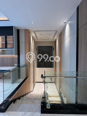 Rumah Terawat di , Surabaya, Luas 288m2m² Bangunan 450m2m² HARGA MENARIK! Rumah Terawat di , Surabaya, Luas 288m2m² Bangunan 450m2m² HARGA MENARIK!