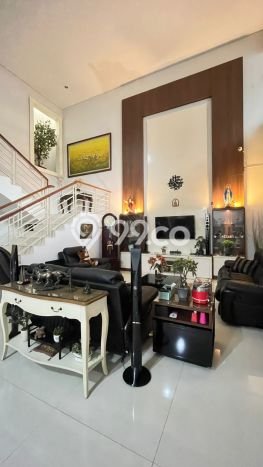 For Sale Rumah Elit Exclusive di Wiyung, Surabaya For Sale Rumah Elit Exclusive di Wiyung, Surabaya