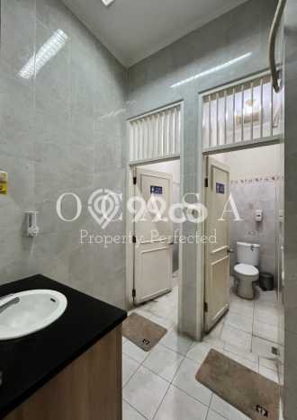 Unit Ruko Dijual di Jakarta Selatan LT 975m2 & LB 780m2 Unit Ruko Dijual di Jakarta Selatan LT 975m2 & LB 780m2