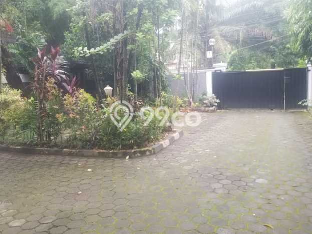 Hunian Modern dengan LT 540m2 & LB 400m2 Dikontrakkan di Kuningan Hunian Modern dengan LT 540m2 & LB 400m2 Dikontrakkan di Kuningan