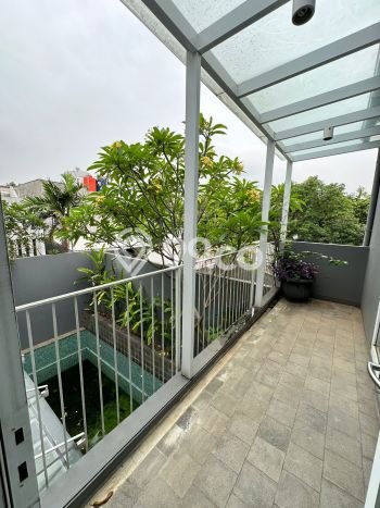 Rumah sewa siap huni 4 KT di Senopati, Jakarta Selatan Rumah sewa siap huni 4 KT di Senopati, Jakarta Selatan