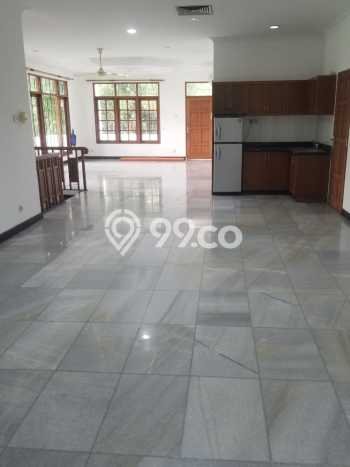 Hunian Modern dengan LT 540m2 & LB 400m2 Dikontrakkan di Kuningan Hunian Modern dengan LT 540m2 & LB 400m2 Dikontrakkan di Kuningan