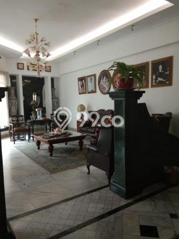 Ready to Use! Luxury House LT 1855m2 Desain Elegan di Kemang Ready to Use! Luxury House LT 1855m2 Desain Elegan di Kemang