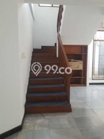 Hunian Modern dengan LT 540m2 & LB 400m2 Dikontrakkan di Kuningan Hunian Modern dengan LT 540m2 & LB 400m2 Dikontrakkan di Kuningan