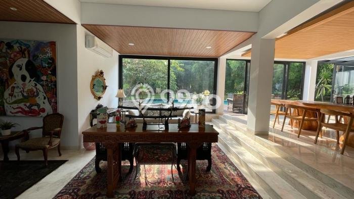 Siap Huni Rumah Mewah 6 Kamar di Mampang Prapatan Dekat ke Mana Saja Siap Huni Rumah Mewah 6 Kamar di Mampang Prapatan Dekat ke Mana Saja