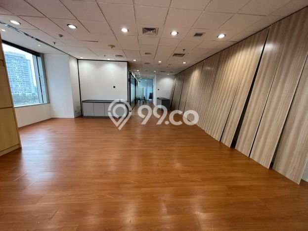 Kantor paling strategis disewakan di Kebayoran Baru Jakarta Selatan Kantor paling strategis disewakan di Kebayoran Baru Jakarta Selatan