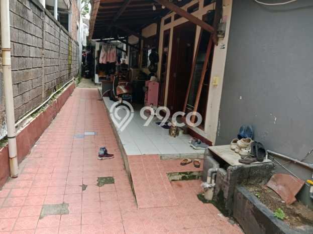 Siap Huni Rumah Mewah 8 Kamar di Kramat Jati Dekat ke Mana Pun Siap Huni Rumah Mewah 8 Kamar di Kramat Jati Dekat ke Mana Pun