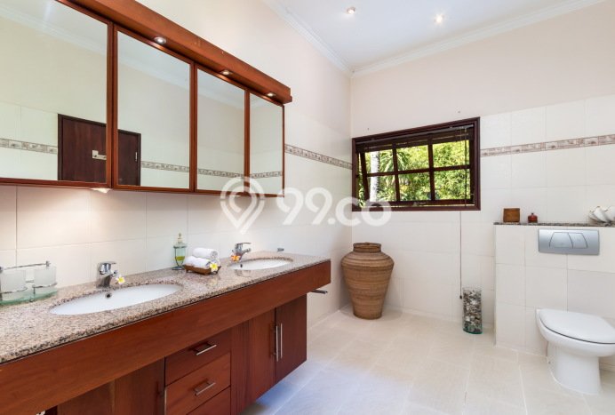 B02 Dijual Villa Tepi Pantai Dengan Guest House di Dencarik, Lovina Buleleng B02 Dijual Villa Tepi Pantai Dengan Guest House di Dencarik, Lovina Buleleng