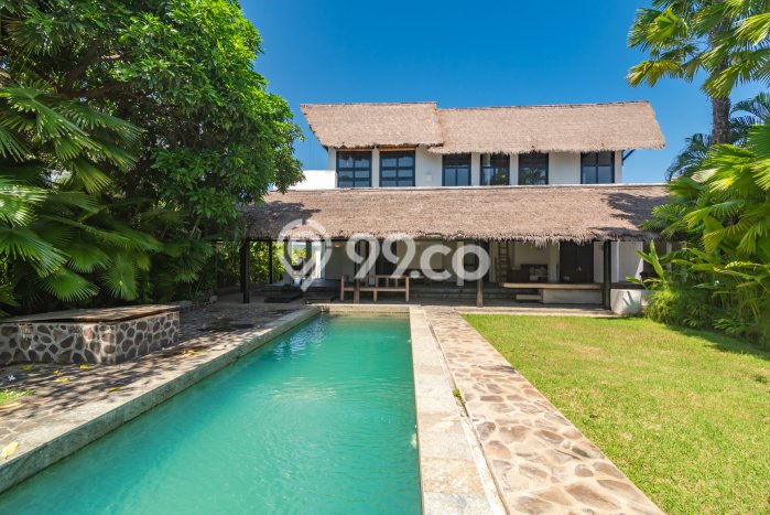 B15 Dijual 2 Beachfront Villa di Bali Utara B15 Dijual 2 Beachfront Villa di Bali Utara