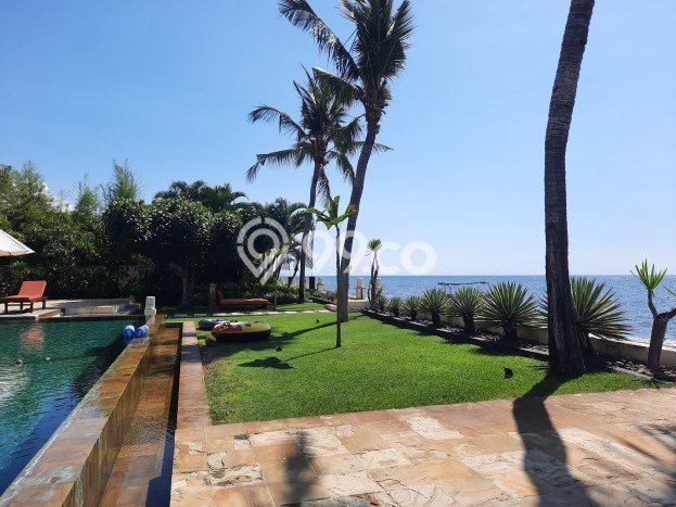B07 Villa Tepi Pantai Taman Tropis Furnished di Dencarik, Buleleng B07 Villa Tepi Pantai Taman Tropis Furnished di Dencarik, Buleleng