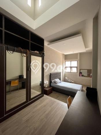 Rumah Luxury Modern Tanpa Renovasi di Caman Bekasi Rumah Luxury Modern Tanpa Renovasi di Caman Bekasi