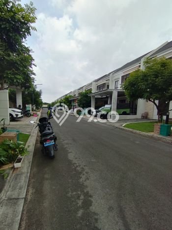 Jual Rumah Luas Elegan Dengan View Cantik di Summarecon Bekasi, Bekasi Jual Rumah Luas Elegan Dengan View Cantik di Summarecon Bekasi, Bekasi