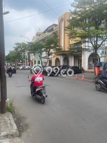 Ruko untuk Disewa di Pusat Bekasi Luas Bangunan 600m2 Ruko untuk Disewa di Pusat Bekasi Luas Bangunan 600m2
