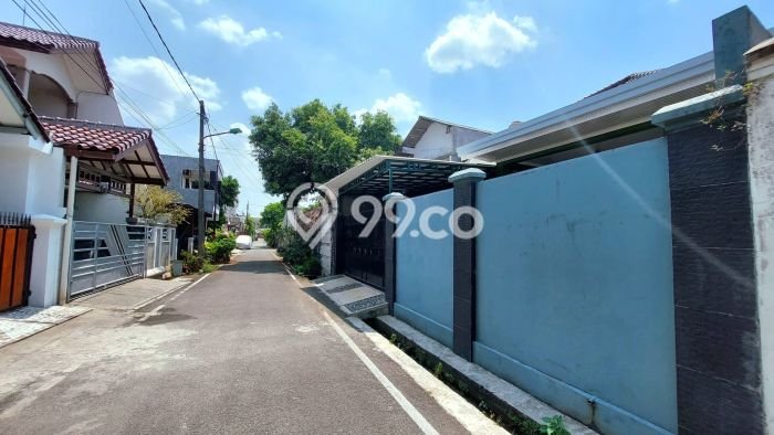 Dijual Rumah Mewah Megah Dengan View Eksklusif di Pondok Kelapa, Jakarta Timur Dijual Rumah Mewah Megah Dengan View Eksklusif di Pondok Kelapa, Jakarta Timur