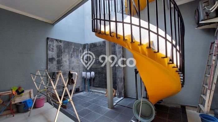 Dijual Rumah Mewah Megah Dengan View Eksklusif di Pondok Kelapa, Jakarta Timur Dijual Rumah Mewah Megah Dengan View Eksklusif di Pondok Kelapa, Jakarta Timur