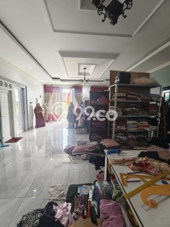 Ready to Use! Luxury House LT 404m2 Desain Elegan di Grand Wisata Ready to Use! Luxury House LT 404m2 Desain Elegan di Grand Wisata