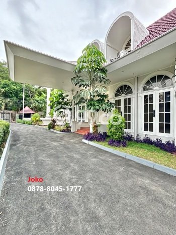 Rumah Elit Modern Siap Huni di Simprug Jakarta Selatan Rumah Elit Modern Siap Huni di Simprug Jakarta Selatan