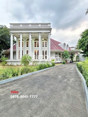 Rumah Elit Modern Siap Huni di Simprug Jakarta Selatan Rumah Elit Modern Siap Huni di Simprug Jakarta Selatan