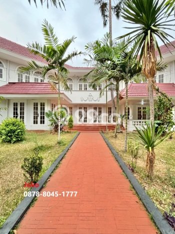 Rumah Elit Modern Siap Huni di Simprug Jakarta Selatan Rumah Elit Modern Siap Huni di Simprug Jakarta Selatan