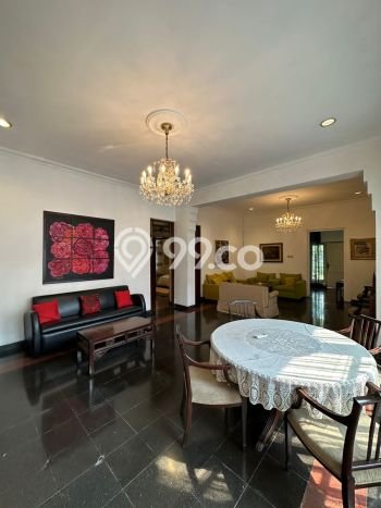 Siap Huni Rumah Mewah 5 Kamar di Menteng Dekat ke Mana Saja Siap Huni Rumah Mewah 5 Kamar di Menteng Dekat ke Mana Saja