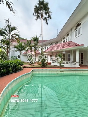 Rumah Elit Modern Siap Huni di Simprug Jakarta Selatan Rumah Elit Modern Siap Huni di Simprug Jakarta Selatan