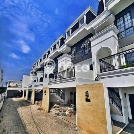 Rumah Elit LB 300m2 Siap Pakai Desain Elegan di Pejaten, Jakarta Selatan Rumah Elit LB 300m2 Siap Pakai Desain Elegan di Pejaten, Jakarta Selatan