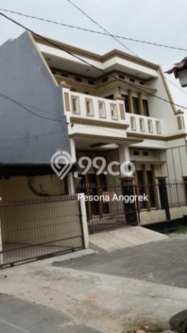 For Sale Rumah 5 Kamar Lokasi Strategis Bagus dan Strategis di Bekasi Utara For Sale Rumah 5 Kamar Lokasi Strategis Bagus dan Strategis di Bekasi Utara