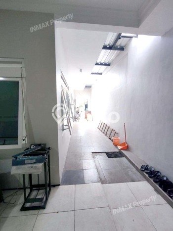 Rumah Mewah LB 220m2 Siap Huni Desain Elegan di Pulau-pulau, Malang Rumah Mewah LB 220m2 Siap Huni Desain Elegan di Pulau-pulau, Malang
