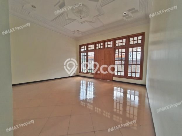 Hunian Mewah LB 535m2 Siap Pakai Desain Elegan di Sumbersari, Malang Hunian Mewah LB 535m2 Siap Pakai Desain Elegan di Sumbersari, Malang
